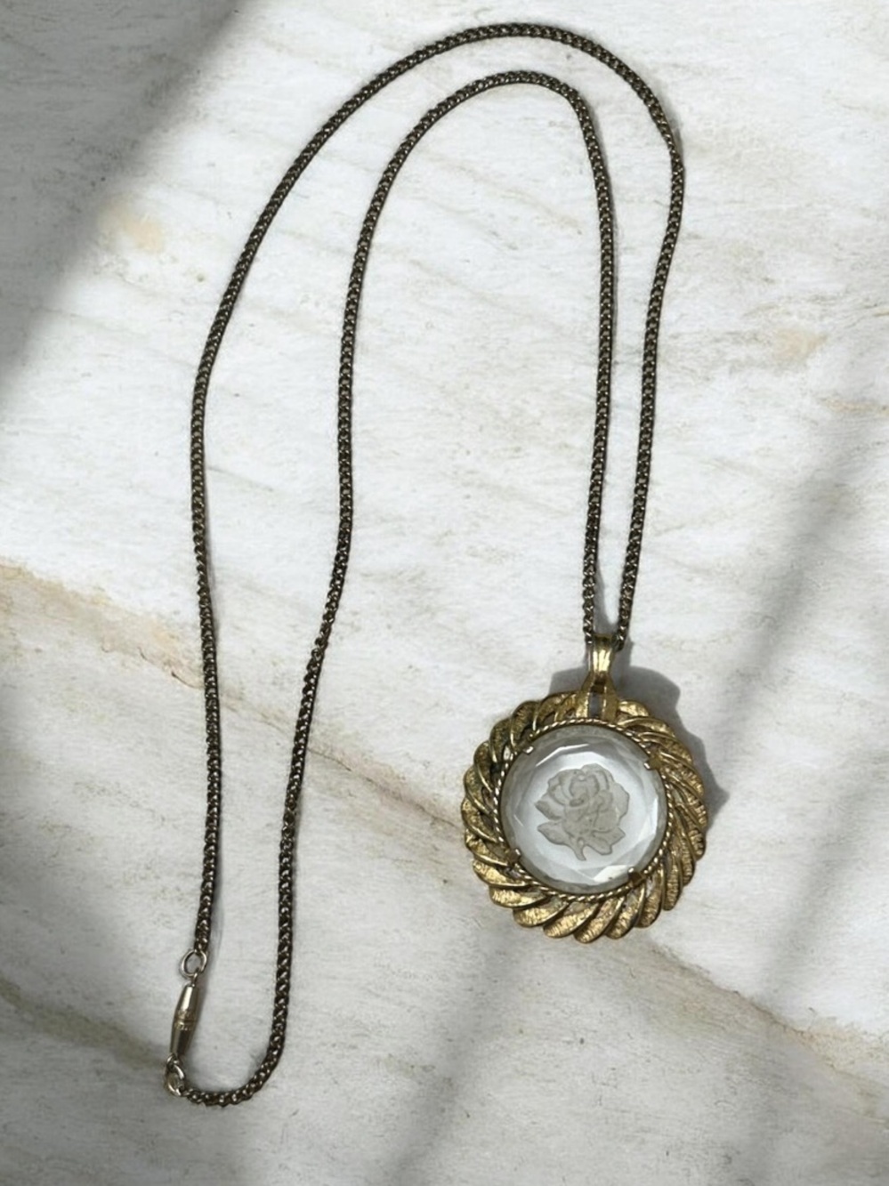 Vintage SHP EXCL Gold-Tone Carved Rose Glass Cameo Pendant Necklace